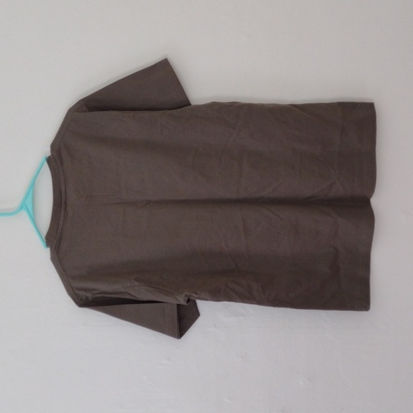 Alma Matter Olive Graphic Tee Rooftop in Paris - Picture 4 of 8